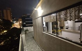 Aps de frente com sacada ou terraço a 10 minutos do Aeroporto